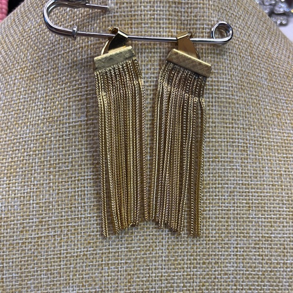 Elegant Nina Richi’s Collection from Monet - Gold Tassel Earrings - Picture 2 of 6